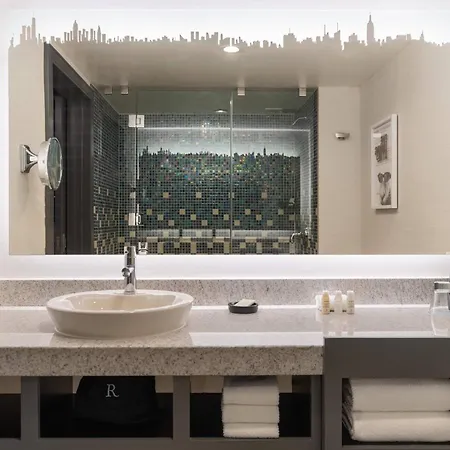 Hotel Renaissance Times Square By Marriott 4*