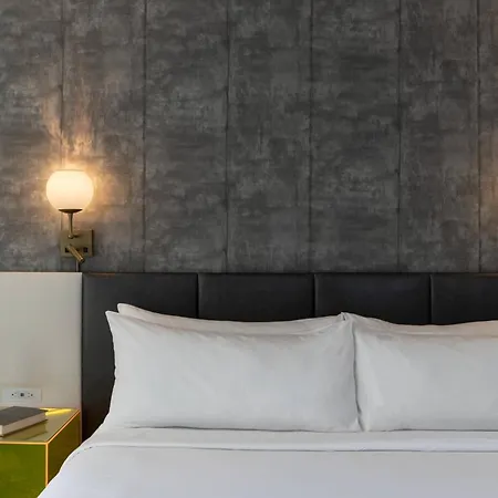 Renaissance Times Square By Marriott Hotel
