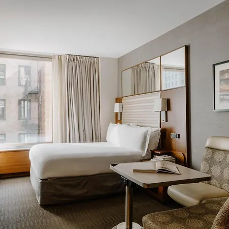 Boutique At Grand Hotel 4*