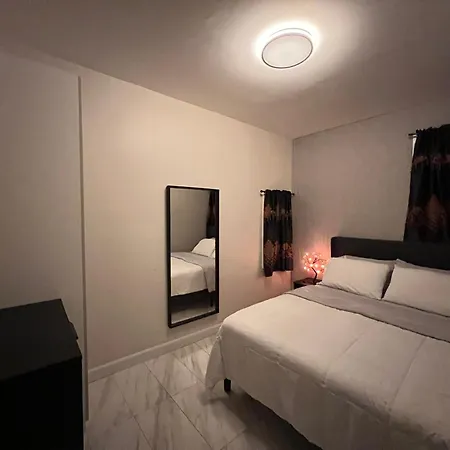 3 Bedrooms In 2nd Floor Modern Brooklyn Home, Close To J Train Guest house New York