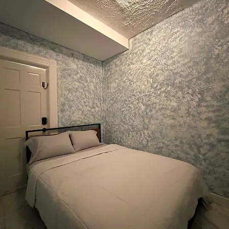 3 Bedrooms In 2nd Floor Modern Brooklyn Home, Close To J Train *