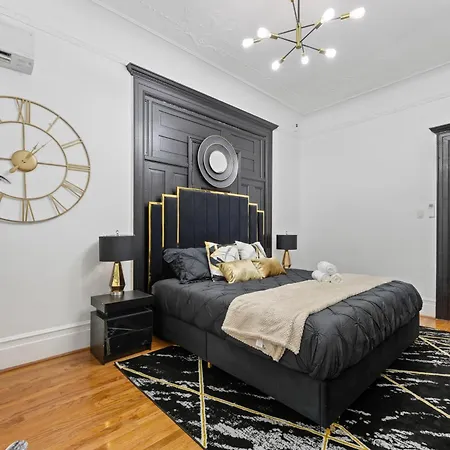Apartment 1 Min To Subway, King Bed Luxurious Airy Space Patio At 