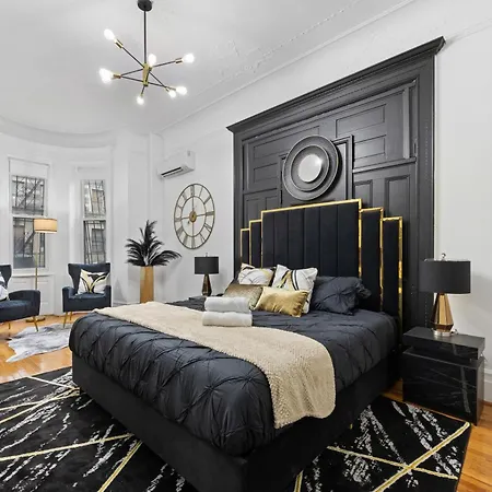 Apartment 1 Min To Subway, King Bed Luxurious Airy Space Patio At 