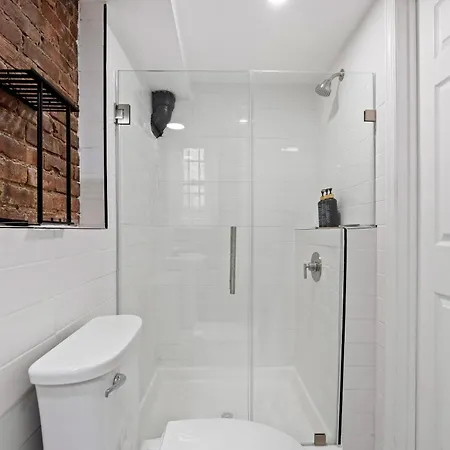Private Garden Getaway Cozy And Chic Near Subway At 