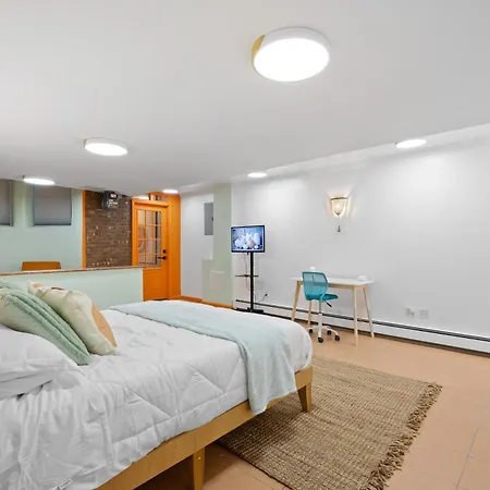 Apartment Private Garden Getaway Cozy And Chic Near Subway At 
