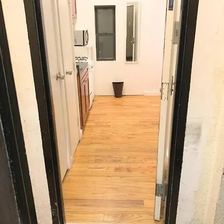 Private With Shower On Union Square Side 1 Apartment *