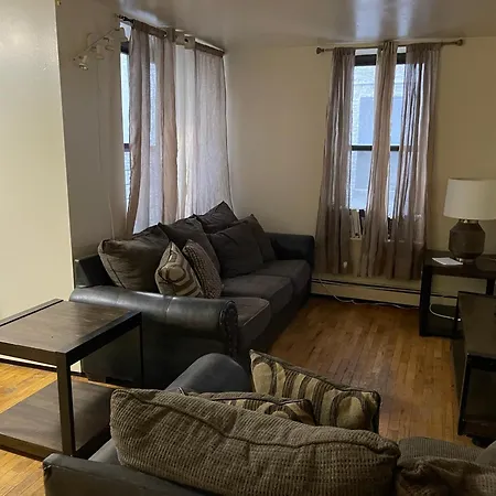 One Bedroom By Month Next To Bronx Zoo * New York