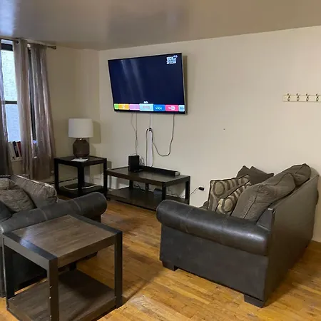 One Bedroom By Month Next To Bronx Zoo New York