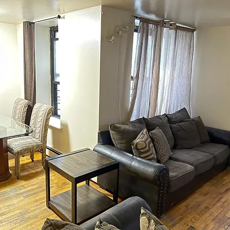 Apartment One Bedroom By Month Next To Bronx Zoo *