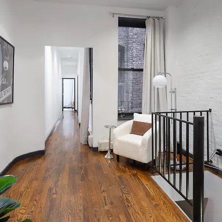 Charming 4bd Duplex In Manhattan *