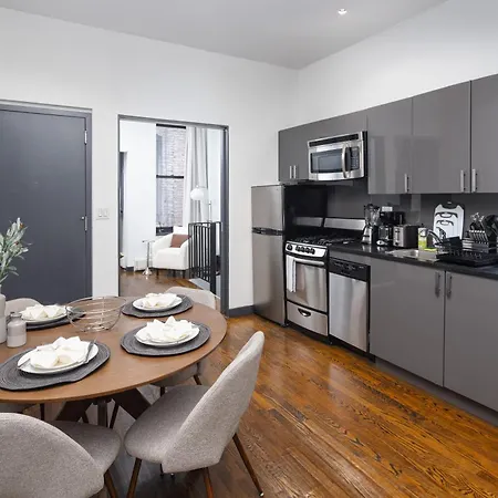 Charming 4bd Duplex In Manhattan