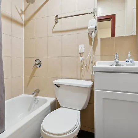 Prime Manhattan Location Family Friendly 2br *