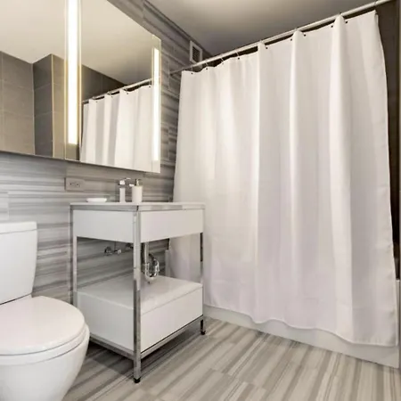 Super Stunning Views With Amazing 2 Beds 1,5 Bath New York