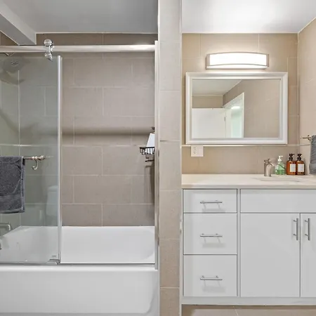 Upper East Side Luxury 3br 2b 1700 Square Feet Hotel New York