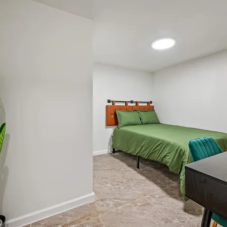 Upper East Side Luxury 3br 2b 1700 Square Feet 4*