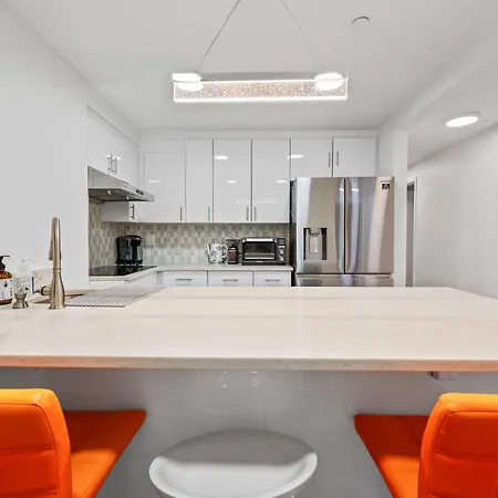 Upper East Side Luxury 3br 2b 1700 Square Feet
