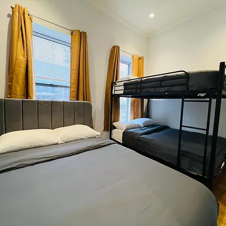 Times Square Luxe Apartment