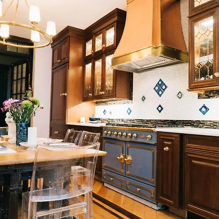 Northern Lights Mansion 4* New York