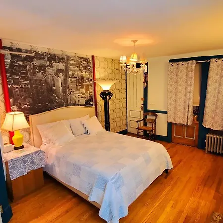 Northern Lights Mansion 4*