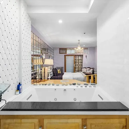 Bed & Breakfast Northern Lights Mansion 4*