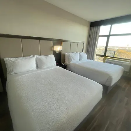 Express Long Island E - By Ihg New York