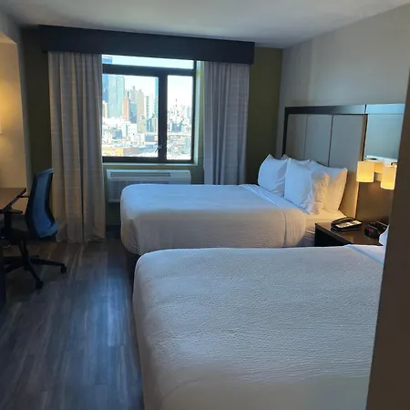 Express Long Island E - By Ihg Hotel