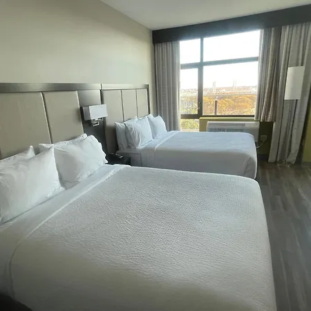 Express Long Island E - By Ihg New York