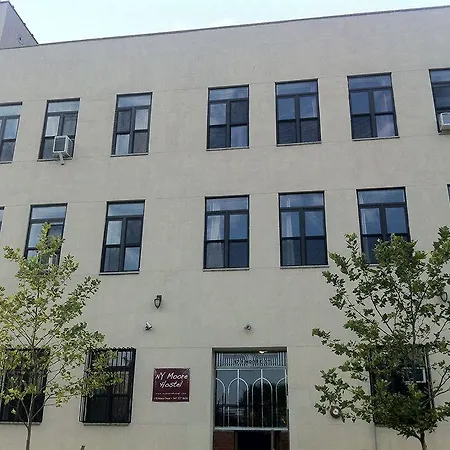 Hostel Ny Moore