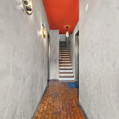 Rustic Chic 4br For Groups - Bushwick's Finest Apartment *