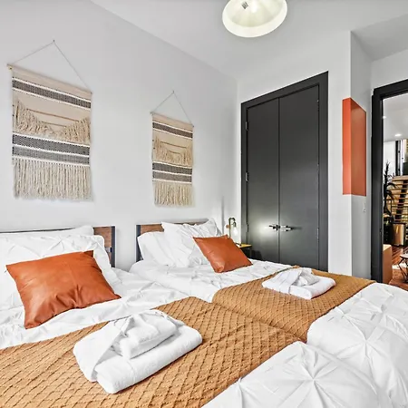 Rustic Chic 4br For Groups - Bushwick's Finest