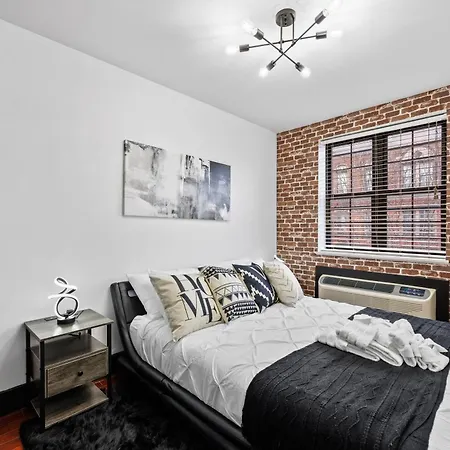 Rustic Chic 4br For Groups - Bushwick's Finest Apartment New York