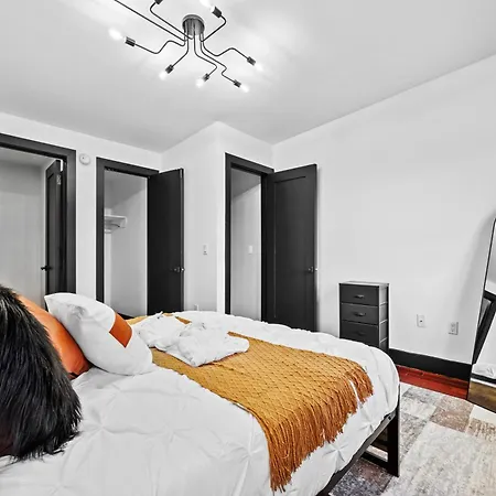 Rustic Chic 4br For Groups - Bushwick's Finest Apartment