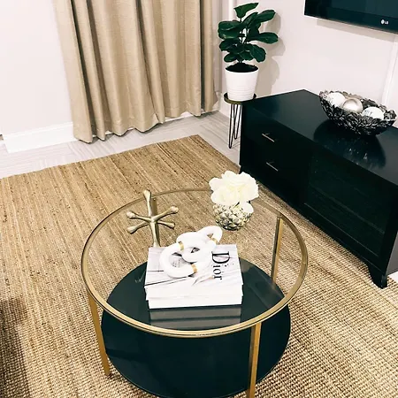 Cozy Cambria Homestay *