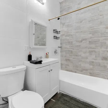 Spacious&renovated Duplex Brooklynbackyard&wd