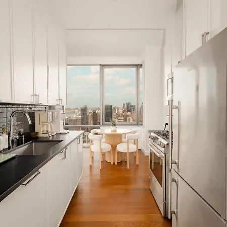 Apartment Luxurious 2-bedroom 2 Bath Close To Park & Broadway