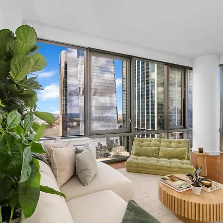 Luxurious 2-bedroom 2 Bath Close To Park & Broadway New York