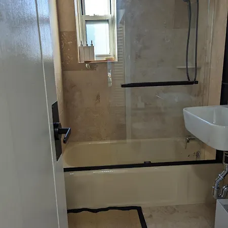 Fully Renovated Manhattan Gem