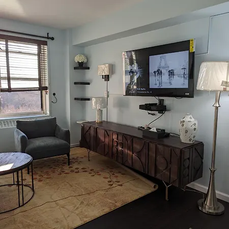 Aparthotel Fully Renovated Manhattan Gem