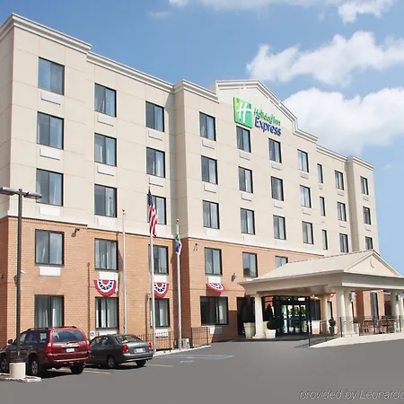 Hotel Country & By Radisson, Staten Island New York