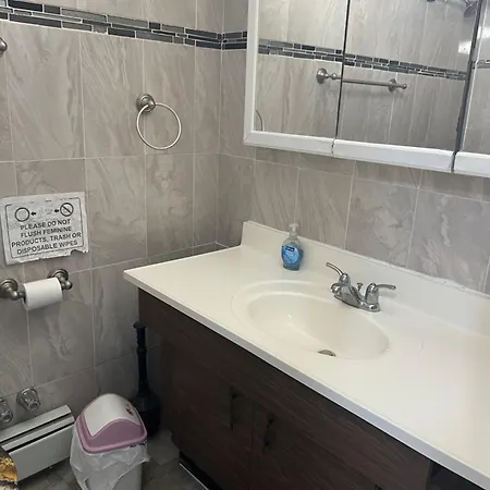 Cozy 2-bedroom In Phenomenal Queens With Wifi, Ac *