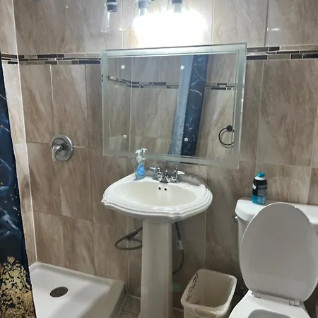 Apartment Cozy 2-bedroom In Phenomenal Queens With Wifi, Ac