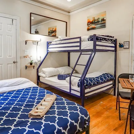 Metropolitan Manhattan Apartment New York