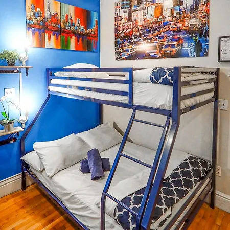 Metropolitan Manhattan Apartment