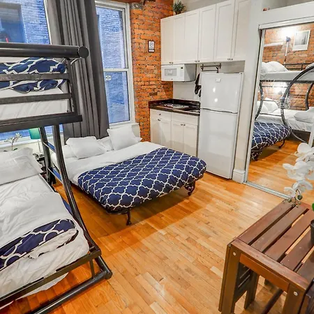 Metropolitan Manhattan Apartment