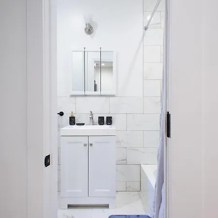 7-2 2br 1bath In Prime Park Slope New York