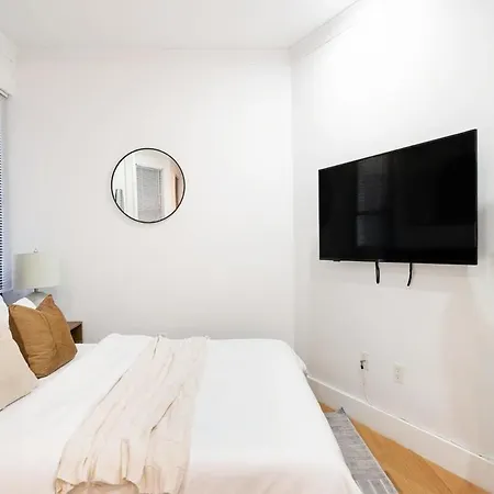 403-2e Newly Renovated Ues New York