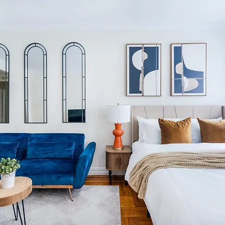 105-2c Xl Prime Location New York