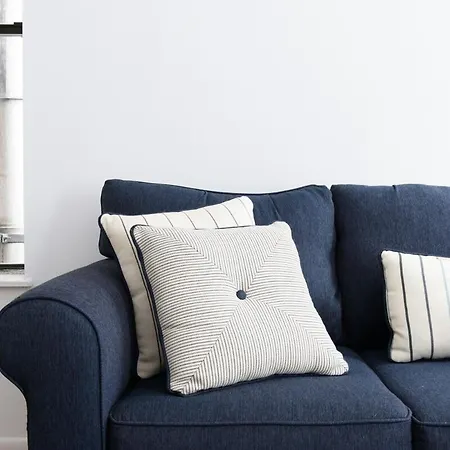 428-3r Spacious 2br Newly Furnished Apartment *