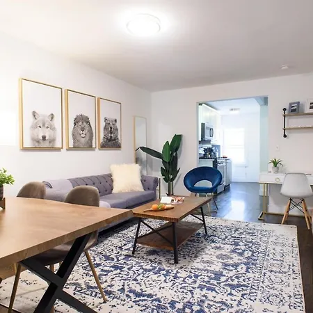 39-3 Newly Renovated 3 Br Apartment *
