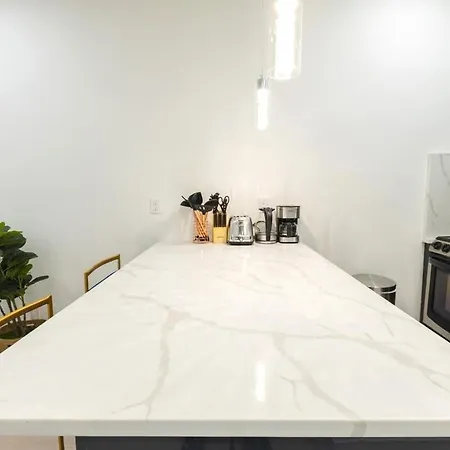 317-3d New Modern 1br W&d *